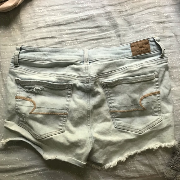 American Eagle light wash jean shorts - Picture 7 of 8